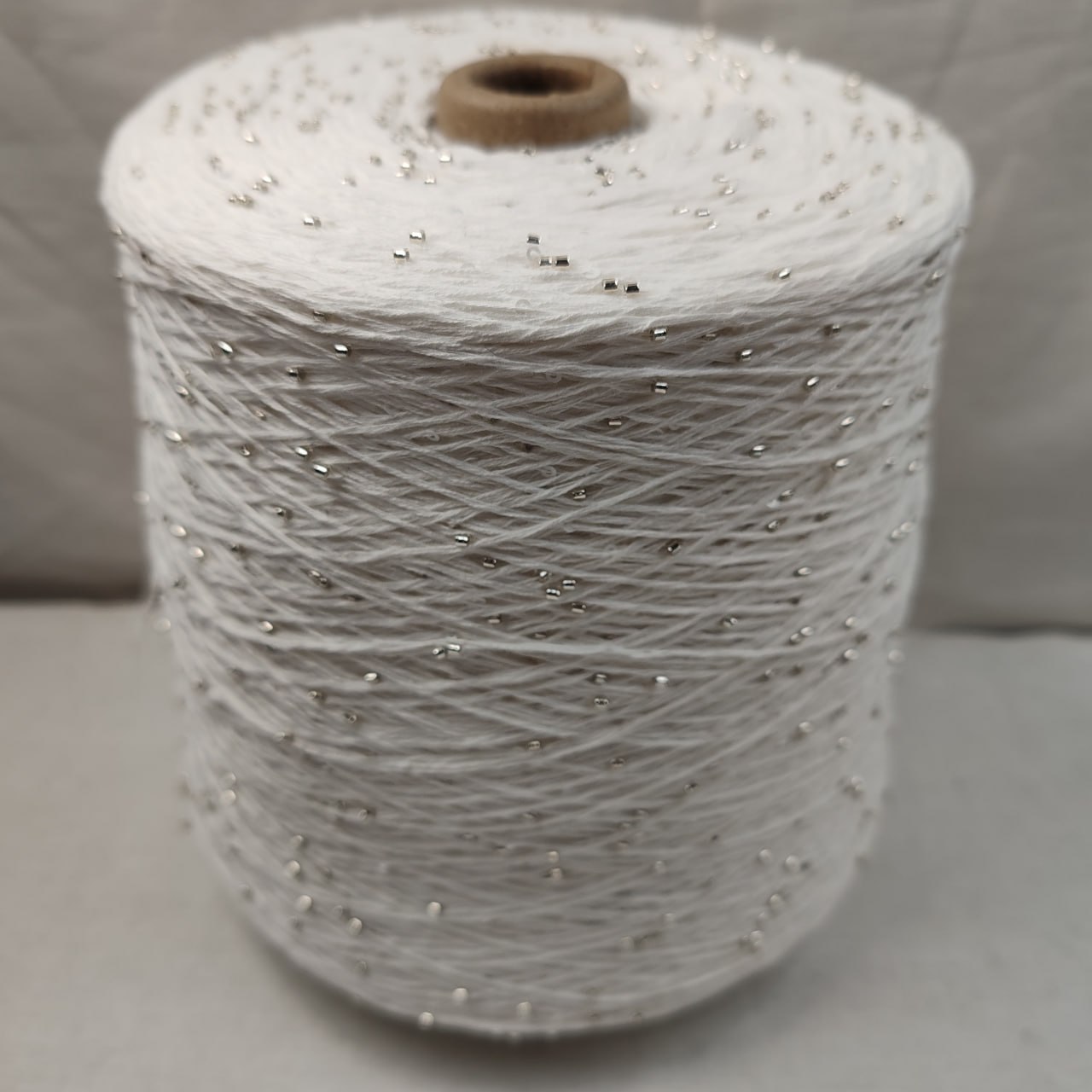 BEAD SEGUIN YARN, 100% хлопок, цвет белоснежный с пайетками