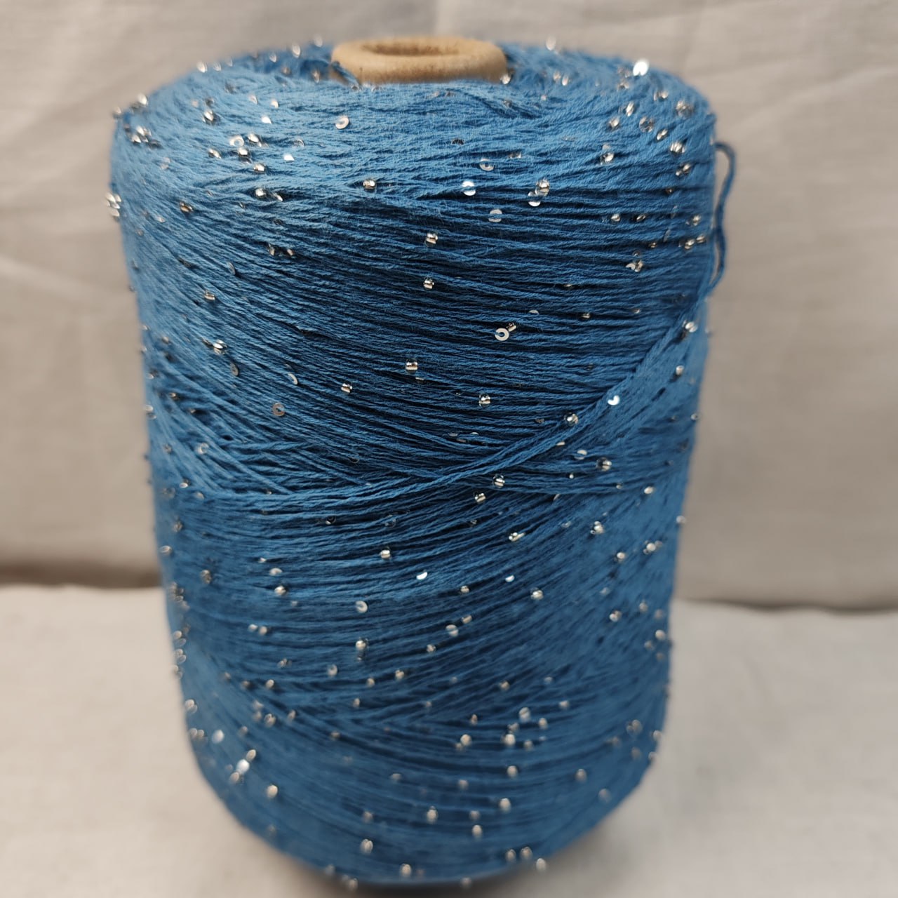 BEAD SEGUIN YARN, 100% хлопок, цвет АР090 джинсово-голубой с пайетками